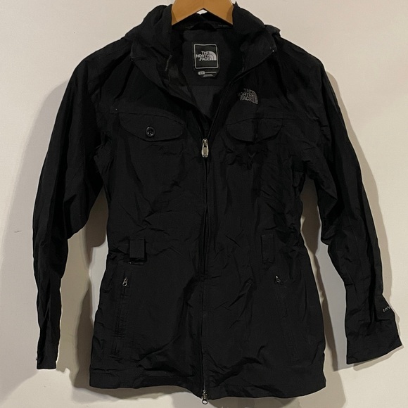 The North Face Women's Utility raincoat Jacket in Black - Picture 1 of 2
